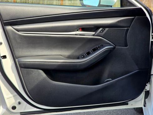 Used 2020 MAZDA MAZDA3 Select image 25