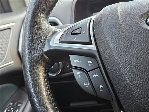 Used 2022 Ford Edge SEL w/ Sport Appearance Package AWD/4WD image 19