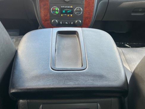 Used 2013 Chevrolet Avalanche LT RWD image 40