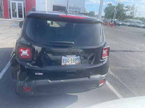 Used 2023 Jeep Renegade Altitude AWD/4WD image 4