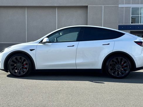 Used 2022 Tesla Model Y Performance AWD/4WD image 7
