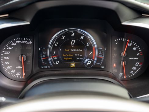 Used 2016 Chevrolet Corvette Z06 w/ 3LZ Preferred Equipment Group RWD image 18