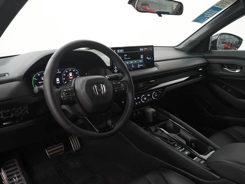 Used 2025 Honda Accord Sport image 24