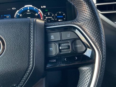 Used 2024 Toyota Sequoia Platinum image 18