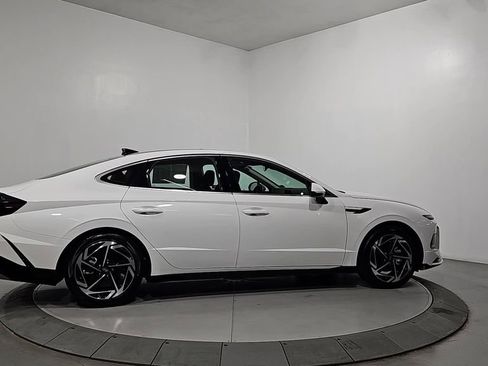 Certified 2024 Hyundai Sonata SEL w/ Convenience Package image 7