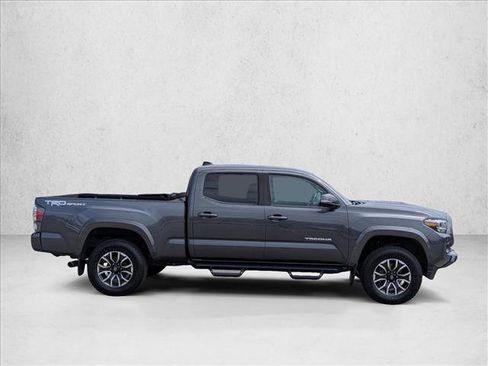 Used 2022 Toyota Tacoma TRD Sport w/ Technology Package RWD image 4