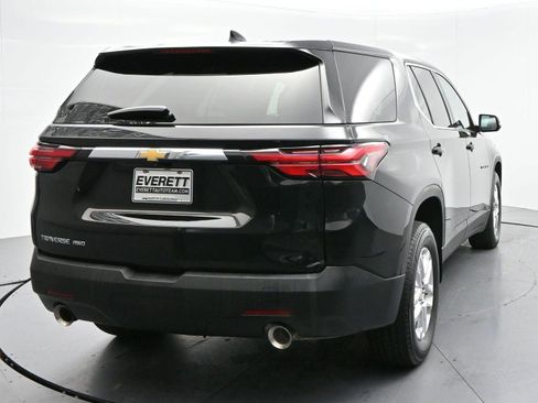 Used 2023 Chevrolet Traverse LS w/ Safety Package image 5