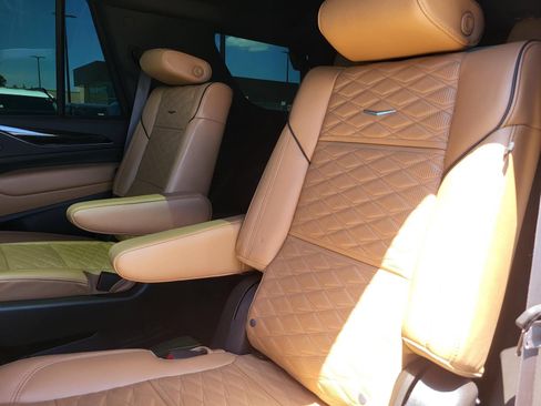 Used 2023 Cadillac Escalade Sport w/ Touring Package RWD image 15