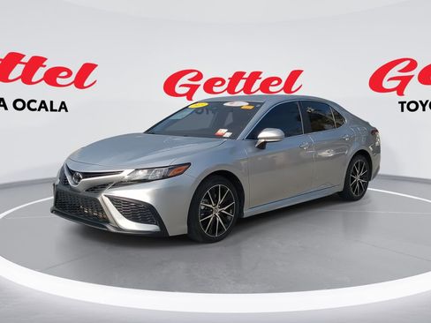 Used 2023 Toyota Camry SE image 1