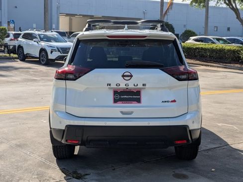 Certified 2025 Nissan Rogue SV image 7