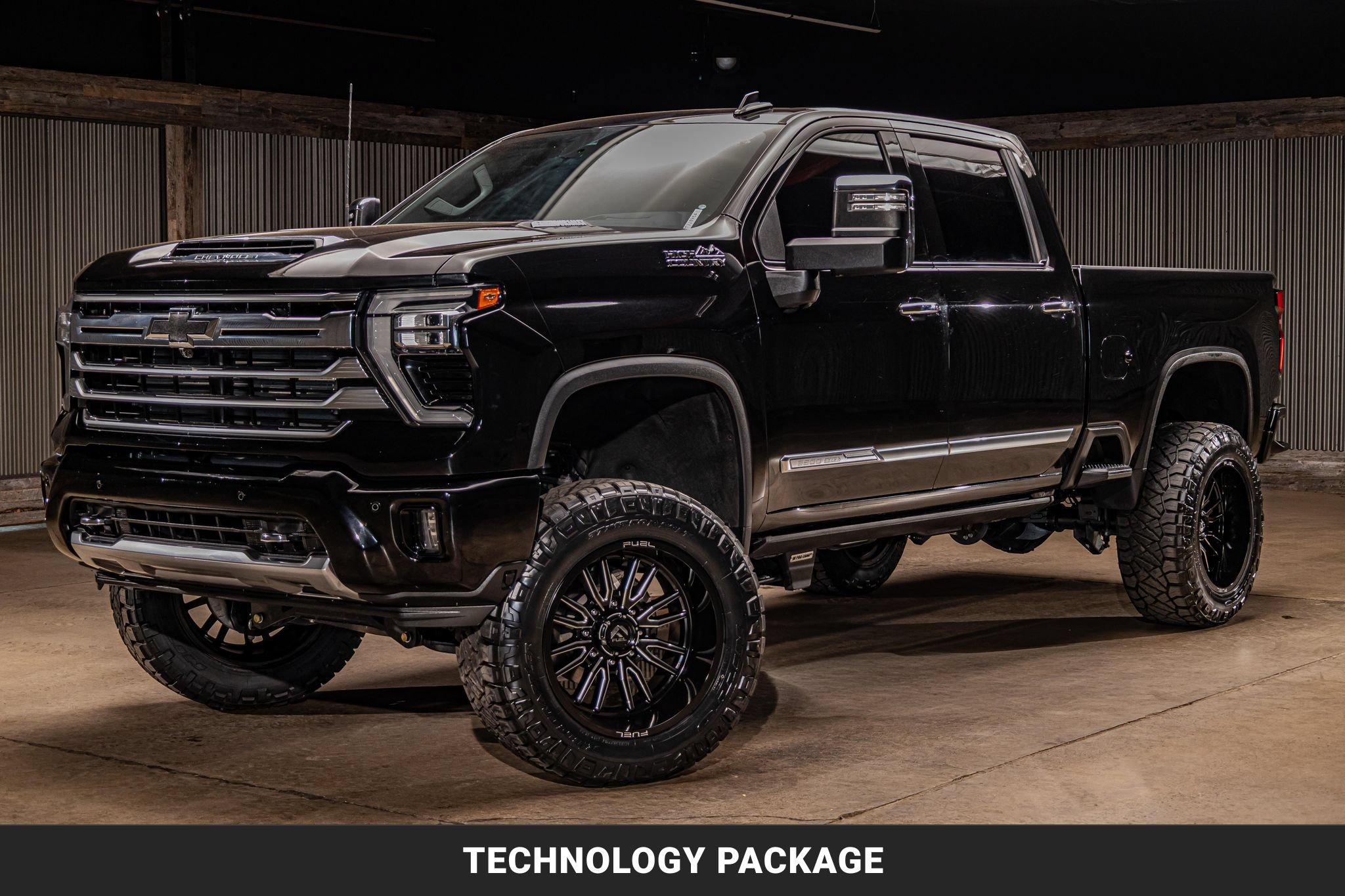 Used 2024 Chevrolet Silverado 2500 High Country w/ Technology Package AWD/4WD image 4