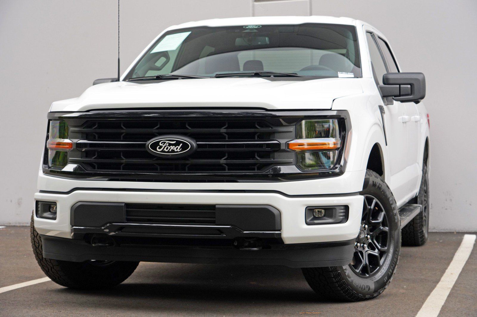 Used 2024 Ford F150 XLT w/ XLT Black Appearance Package AWD/4WD image 3