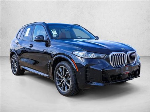Certified 2024 BMW X5 xDrive40i w/ M Sport Package AWD/4WD image 3