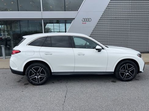 Used 2025 Mercedes-Benz GLC 300 4MATIC image 16