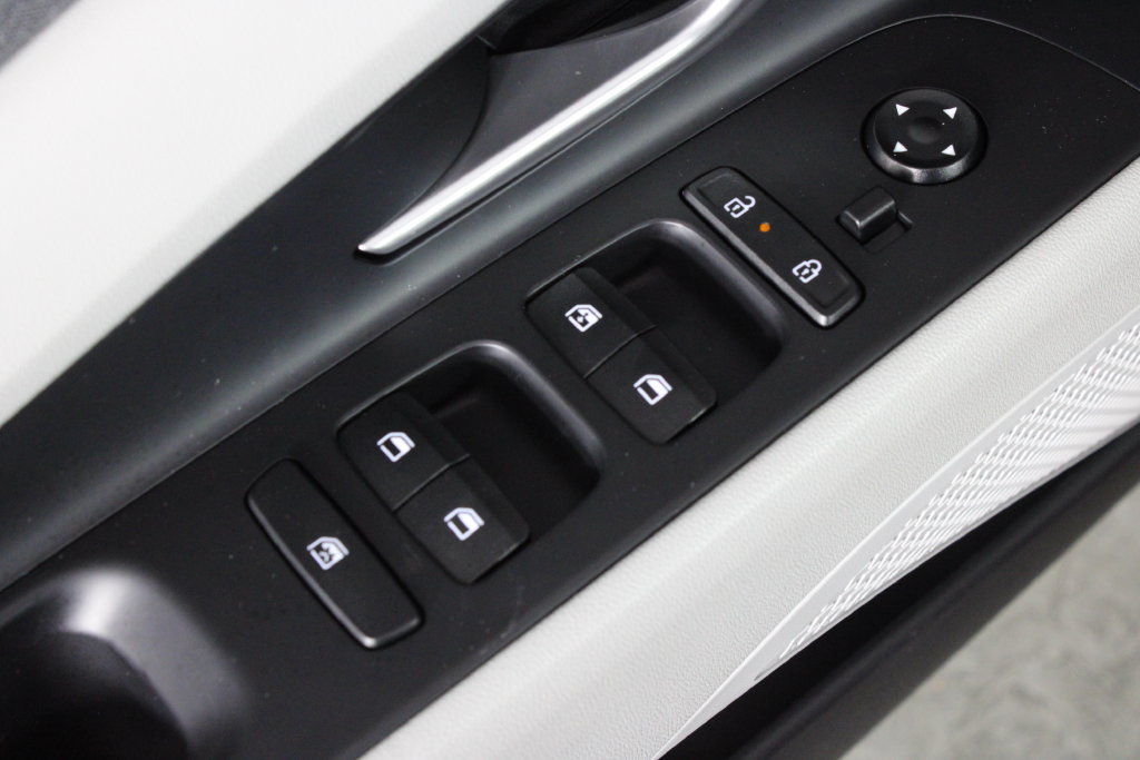 Certified 2024 Hyundai Elantra Limited FWD image 24