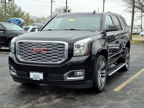 Used 2018 GMC Yukon Denali w/ Denali Ultimate Package image 3