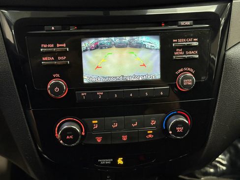 Used 2018 Nissan Rogue Sport S w/ S Appearance Package FWD image 18