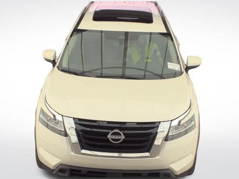 Used 2023 Nissan Pathfinder SL w/ SL Premium Package image 2