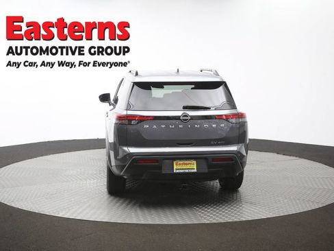 Used 2022 Nissan Pathfinder SV AWD/4WD image 39