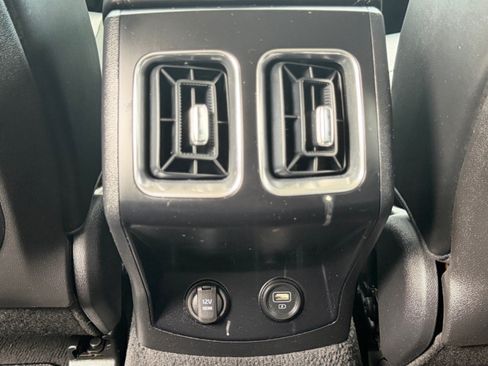 Certified 2022 Kia Sorento S w/ Panoramic Sunroof Package AWD/4WD image 27