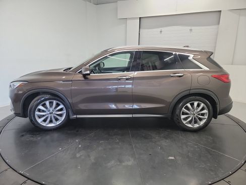 Used 2019 INFINITI QX50 Essential w/ Premium Heat Package AWD/4WD image 4