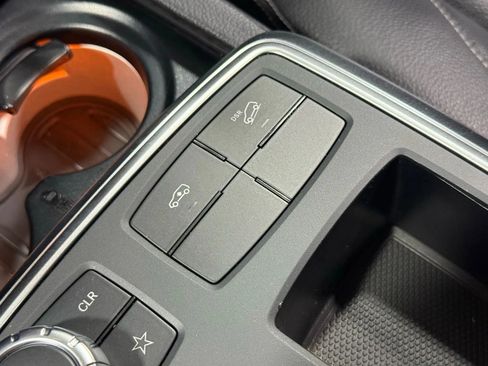 Used 2016 Mercedes-Benz GL 450 4MATIC image 35