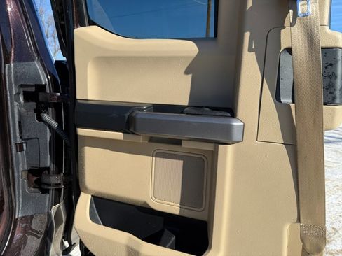 Used 2018 Ford F250 XLT w/ XLT Premium Package image 26