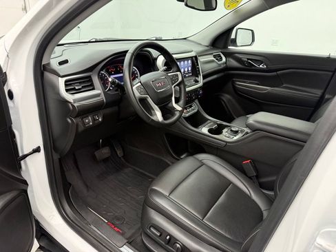 Used 2023 GMC Acadia SLT AWD/4WD image 18
