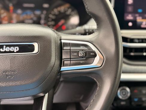 Used 2024 Jeep Compass Latitude AWD/4WD image 23