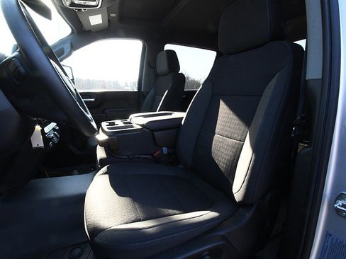 Used 2022 Chevrolet Silverado 2500 Custom w/ Custom Value Package image 10