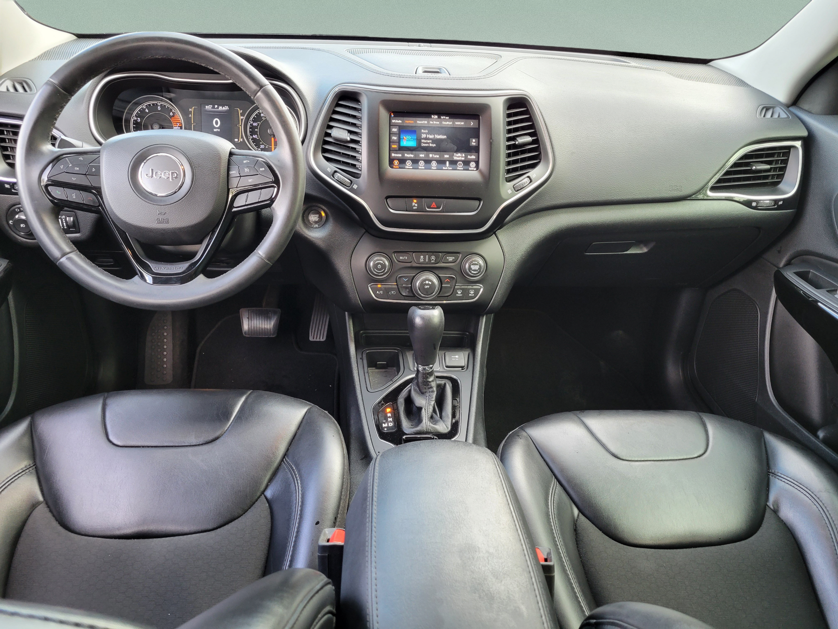 Used 2020 Jeep Cherokee Latitude Plus FWD image 10