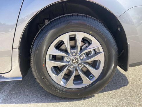 Certified 2026 Toyota Sienna XLE image 19