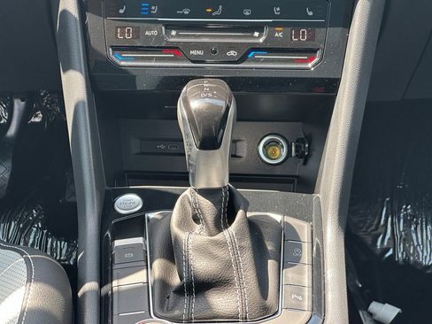 New 2025 Volkswagen Taos SEL AWD/4WD image 13