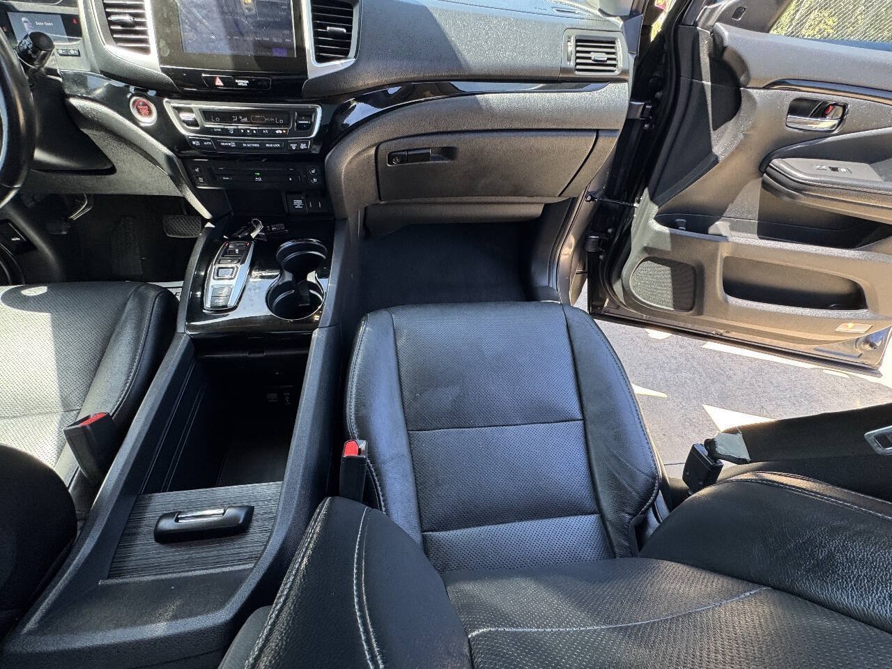 Used 2018 Honda Pilot Elite image 31