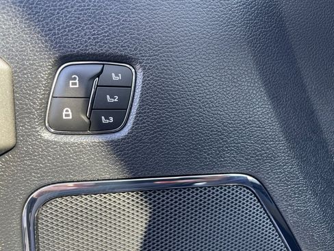 Used 2022 Ford F250 Lariat w/ Black Appearance Pkg image 40