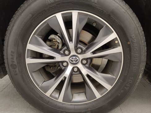 Used 2019 Toyota Highlander LE AWD/4WD image 31