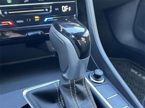 Used 2025 Volkswagen Jetta Sport image 31