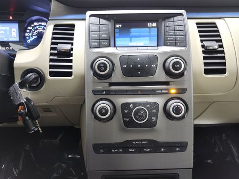 Used 2019 Ford Flex SE FWD image 29