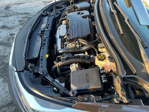 Used 2017 Chevrolet Cruze LT image 38