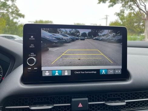 Used 2023 Honda HR-V EX-L image 8