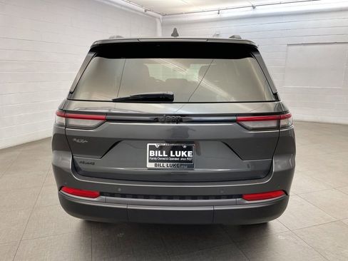 New 2026 Jeep Grand Cherokee Altitude image 4