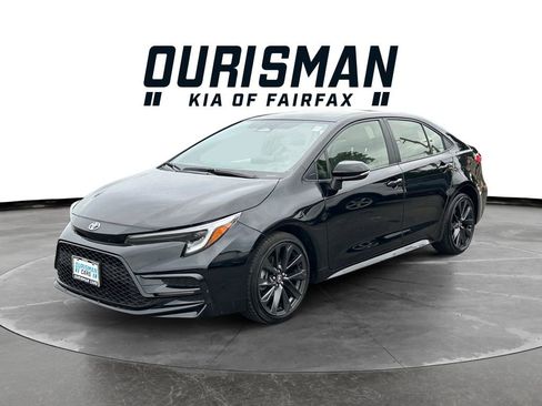 Used 2024 Toyota Corolla SE FWD image 3