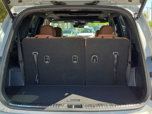 Certified 2025 Kia Telluride SX Prestige X-Line AWD/4WD image 8