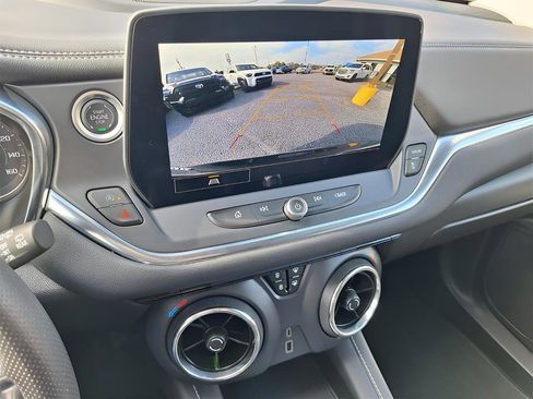 Used 2025 Chevrolet Blazer LT image 15