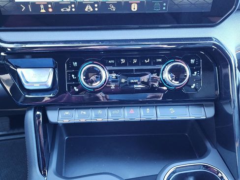 New 2026 GMC Sierra 1500 AT4 w/ AT4 Premium Package image 29