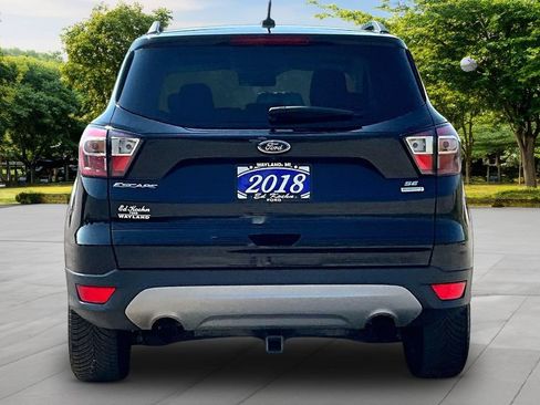 Used 2018 Ford Escape SE FWD image 4