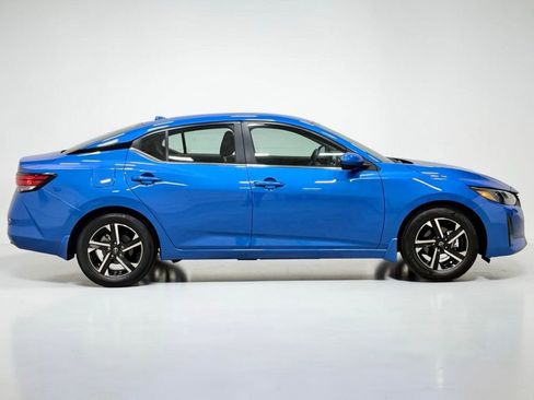 Used 2025 Nissan Sentra SV FWD image 12
