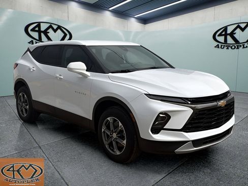 Used 2026 Chevrolet Blazer LT FWD image 1