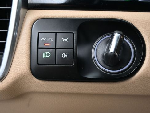 Used 2022 Porsche Cayenne image 26