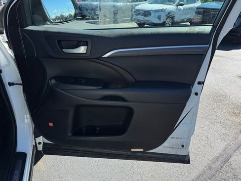 Used 2019 Toyota Highlander Limited Platinum AWD/4WD image 27